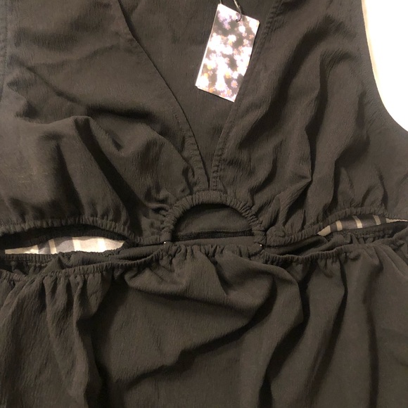 V neck dress cut out midi sleeves less size small/ medium brand new - Picture 9 of 10